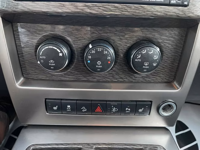 JEEP CHEROKEE LIMITED3.7 AUT 4X4  2013