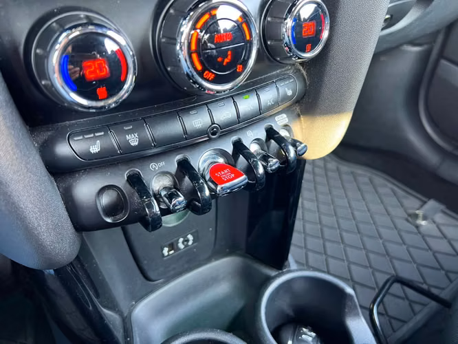 MINI COOPER CABRIO F57 PEPPER 1.5 AT 2018