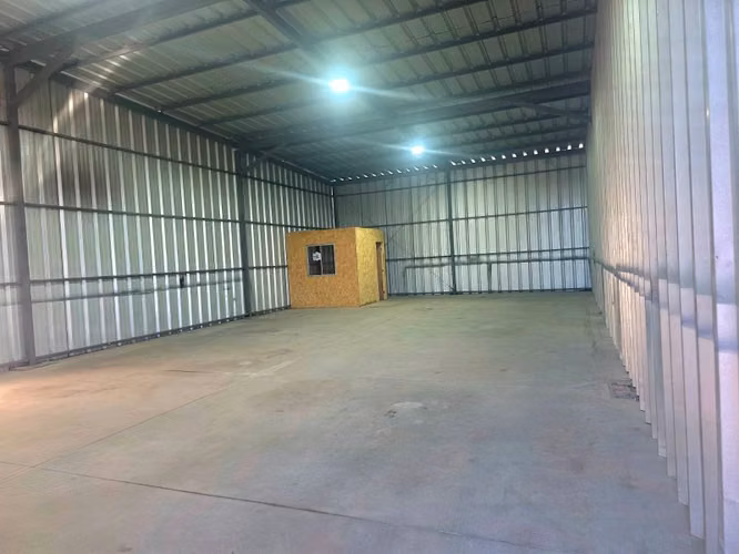 Arriendo bodegas 71 m2, 162m2, 243 M2 0,11 UF + IVA MENSUAL
