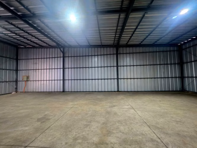 Arriendo bodegas 71 m2, 162m2, 243 M2 0,11 UF + IVA MENSUAL