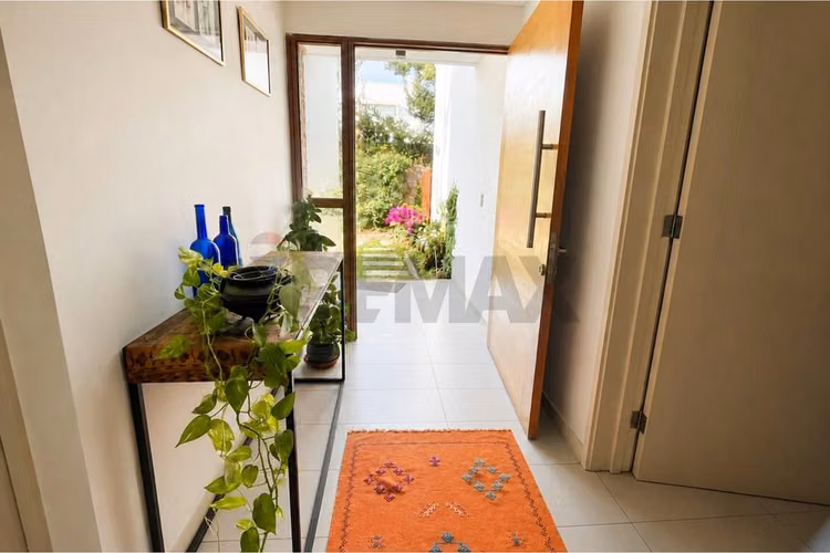 Casa mediterránea a pasos de alianza francesa