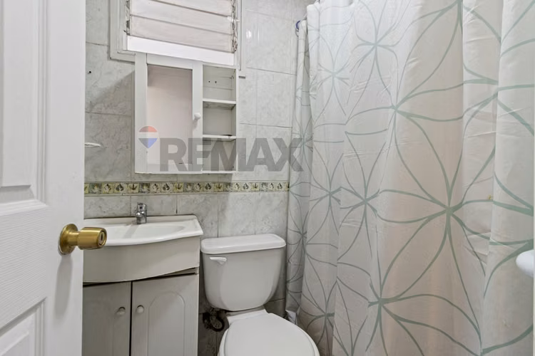 Amplia 5d, jardín y piscina 412mts, las condes - Imagen 22