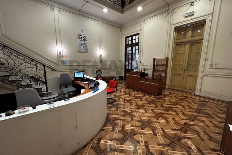 Edificio comercial en casco histórico