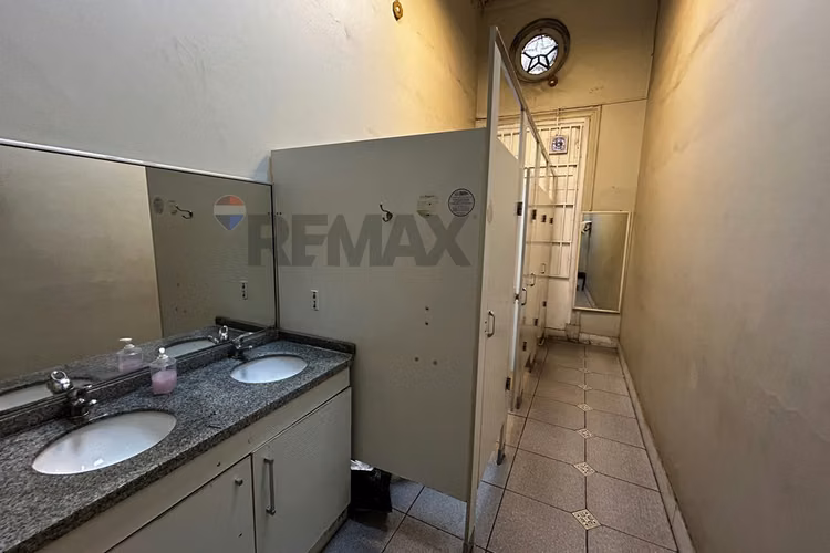 Edificio comercial en casco histórico