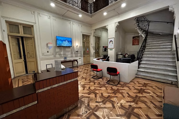 Edificio comercial en casco histórico