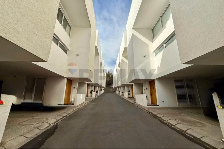 Townhouse 4d-4b-2e juan de dios vial