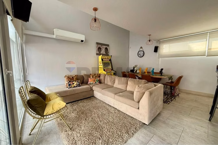 Townhouse 4d-4b-2e juan de dios vial