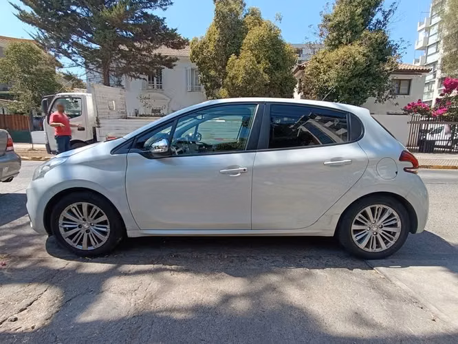 PEUGEOT 208 SIGNATURE BLUE - 2020 | 2686