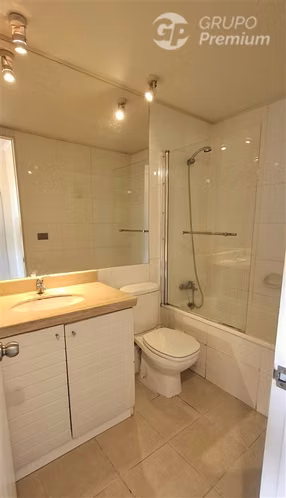 Arriendo dpto. a pasos U. de C. 1 dorm. 1 baño 1 estacionam.