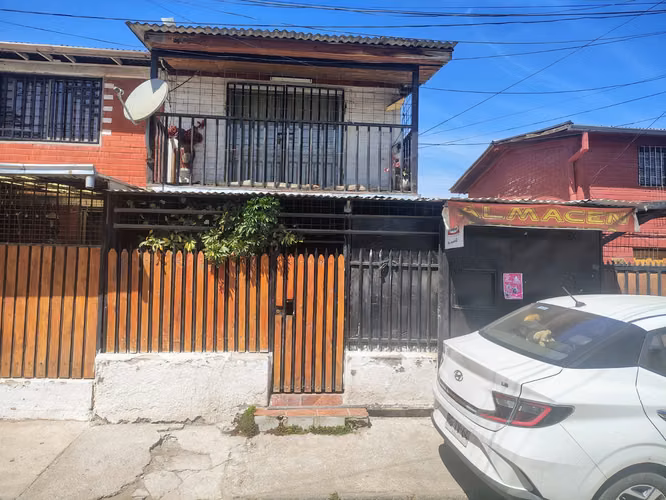 CASA DOS PISOS // NOCEDAL , PUENTE ALTO