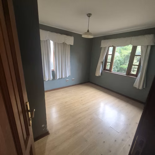 AMPLIA CASA EN TERRENO DE 2500 M2