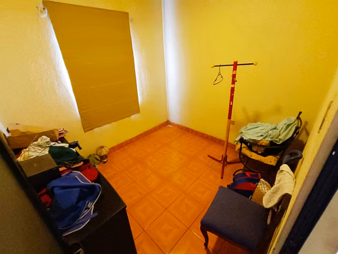 VIVE A MINUTOS DEL  METRO, CASA TERRENO DE 390 M2