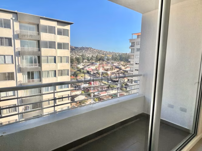 DEPARTAMENTO CASI NUEVO, CONECTIVIDAD Y VISTA EN VIÑA