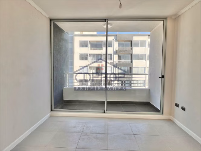 DEPARTAMENTO CASI NUEVO, CONECTIVIDAD Y VISTA EN VIÑA