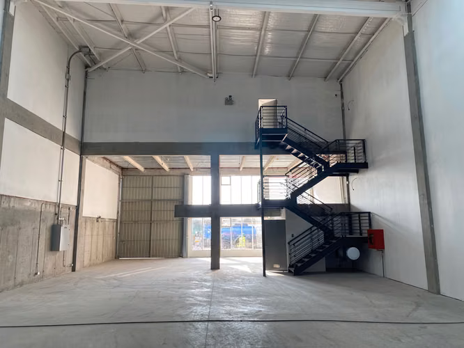 ARRIENDO BODEGA INDUSTRIAL LAMPA