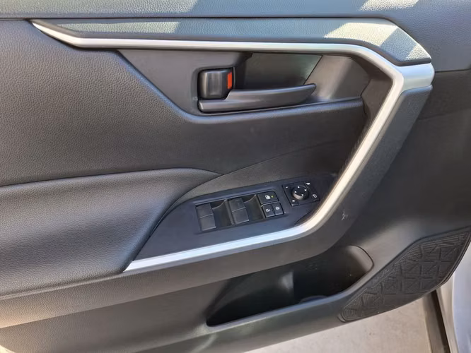TOYOTA RAV4 2022 - Imagen 10