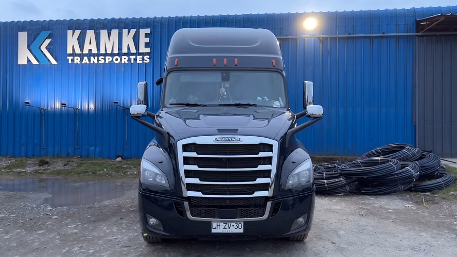 Freightliner New Cascadia "Raised Roof"