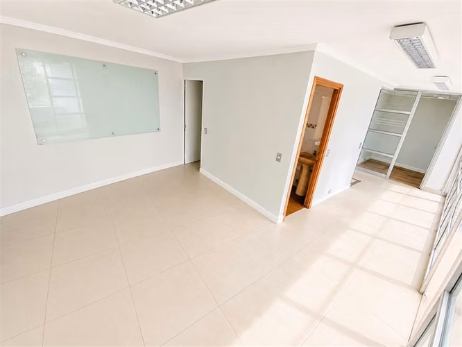 Oficina en Venta con Vista al Mar, Estacionamiento y Bodegas