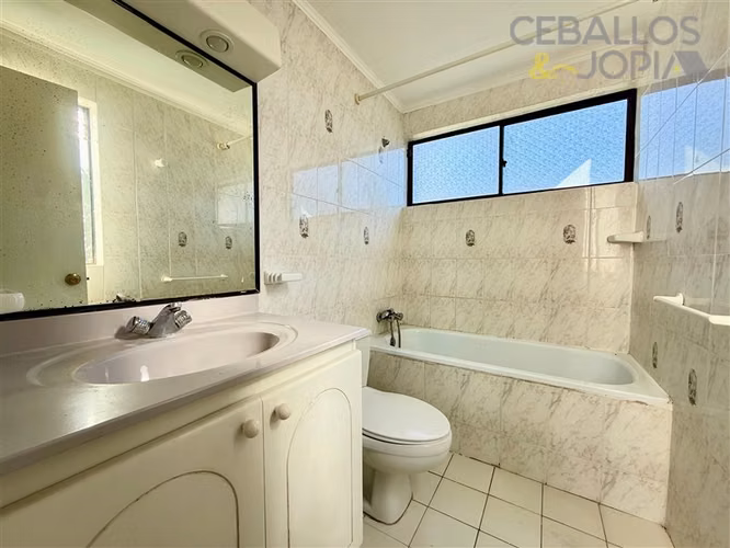 Casa en arriendo de 3 dorm. en Villa Alemana