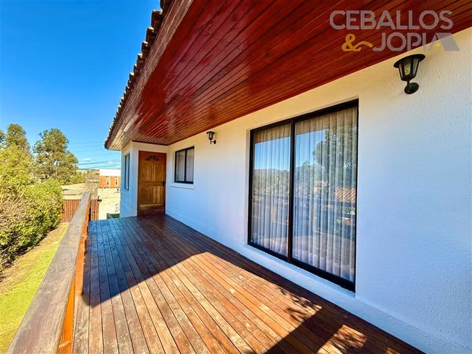 Casa en arriendo de 3 dorm. en Villa Alemana