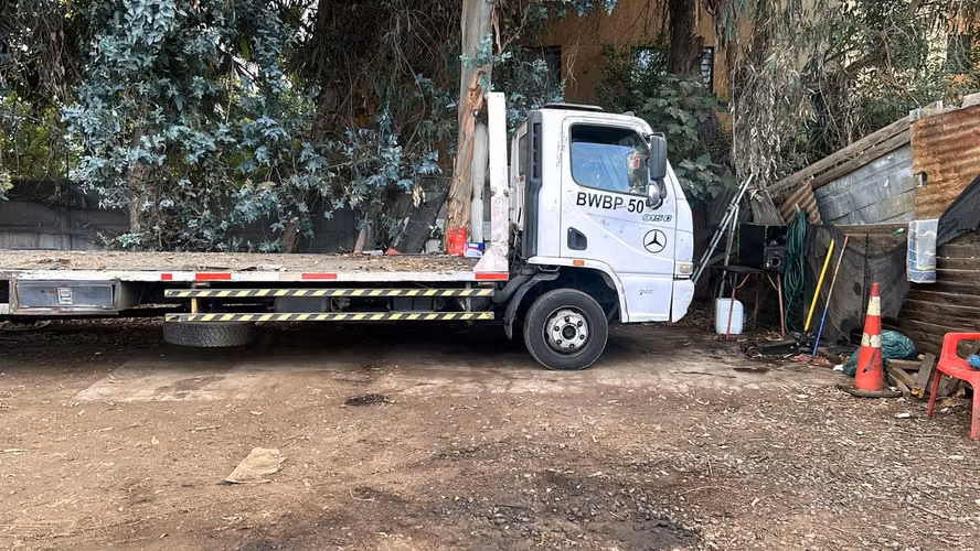 Venta camión Mercedes Accelo, para traslado de vehículos