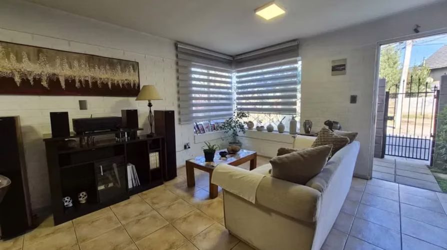 Hermosa Casa de 3 Pisos en Comuna de Maipu - Imagen 6