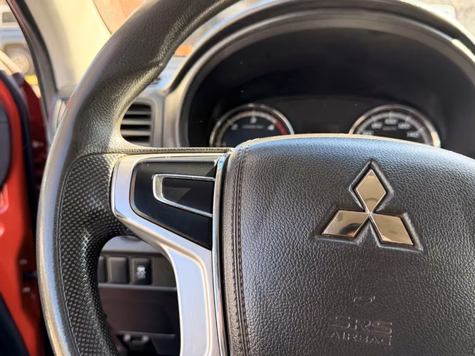 MITSUBISHI L200 2023