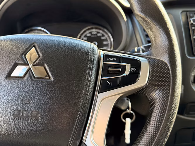 MITSUBISHI L200 2023