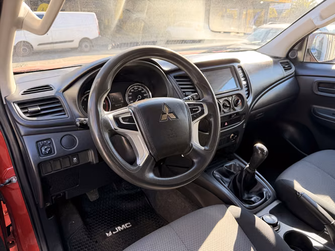 MITSUBISHI L200 2023
