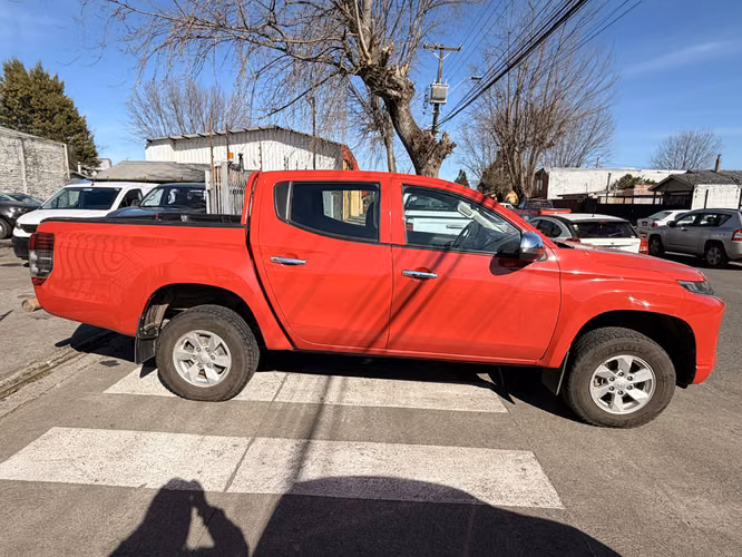 MITSUBISHI L200 2023