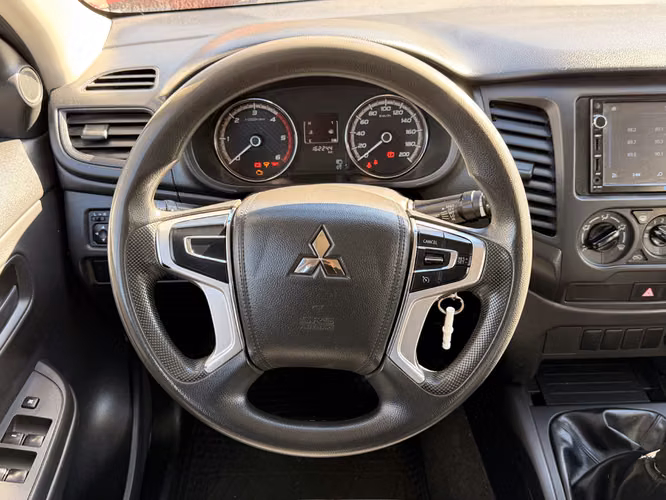 MITSUBISHI L200 2023