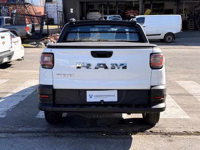 RAM 700 2024
