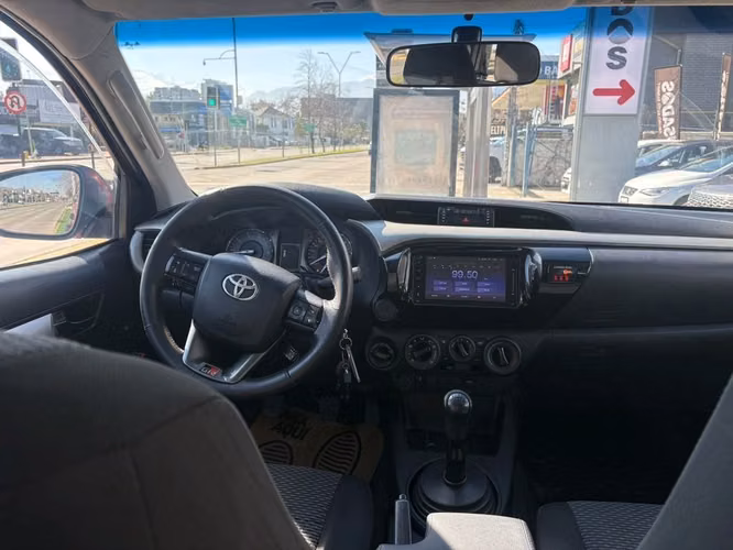 TOYOTA HILUX 2022