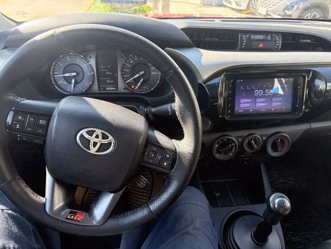 TOYOTA HILUX 2022