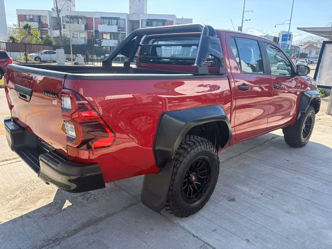 TOYOTA HILUX 2022