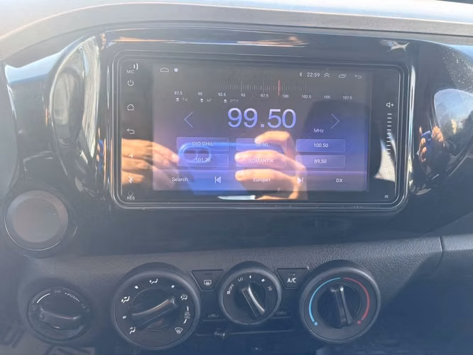 TOYOTA HILUX 2022