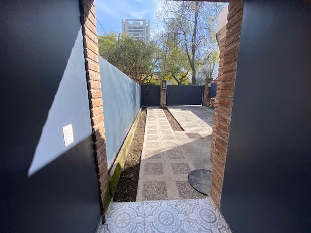 Casa en arriendo de 3 dorm. en Vitacura