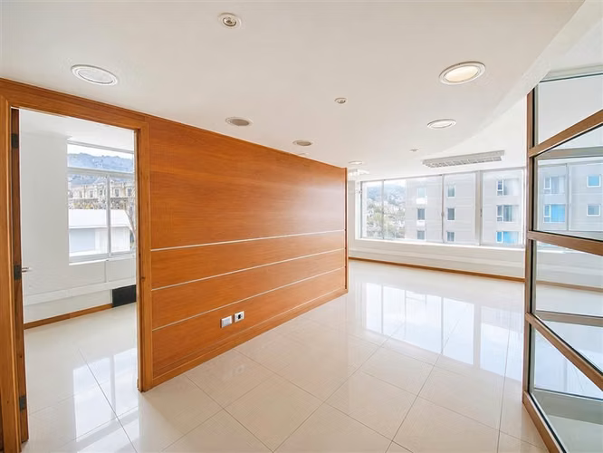 Oficina en Venta con Vista al Mar y Estacionamiento