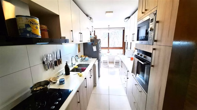 Departamento en venta de 3 dorm. en Vitacura