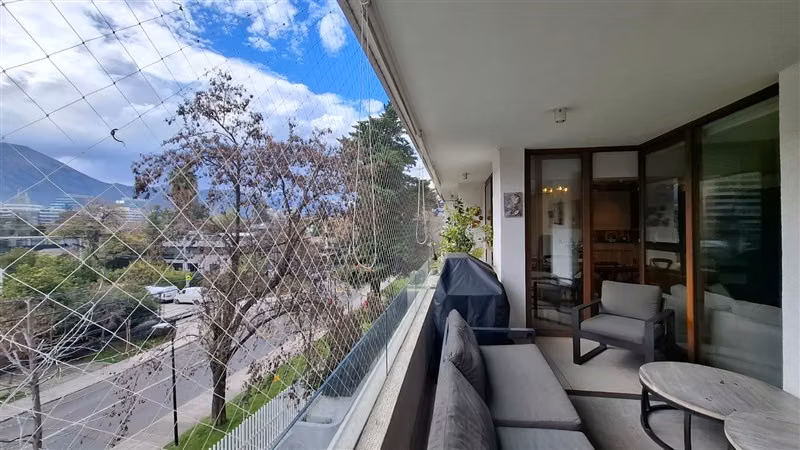 Departamento en venta de 3 dorm. en Vitacura