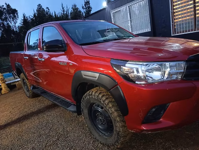 Toyota Hilux 4x4 dx 28.000 km