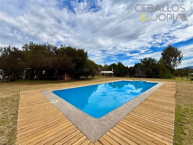 Casa en venta de 6 dorm. en Olmué