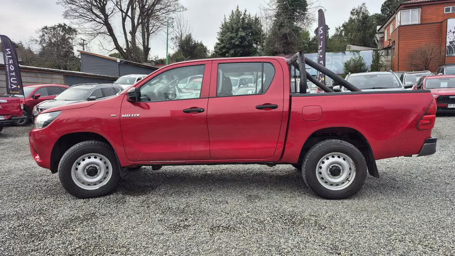 TOYOTA HILUX DX 2022 - Imagen 2
