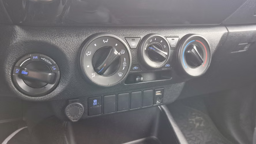 TOYOTA HILUX DX 2022 - Imagen 10