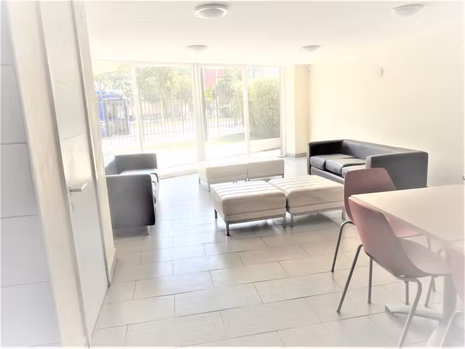 Cómodo Departamento Al Lado Del Metro Villa Frei