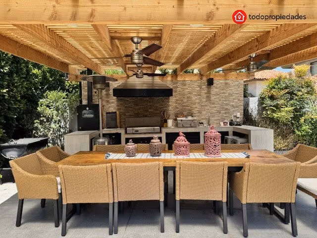 Exclusiva Casa Remodelada en  Condominio Chamisero
