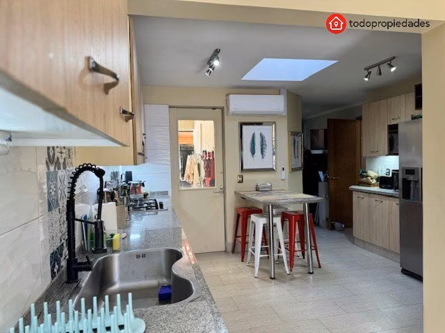 Exclusiva Casa Remodelada en  Condominio Chamisero