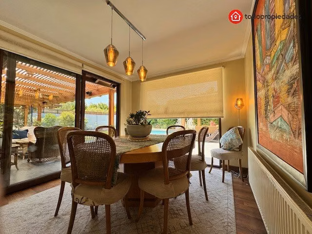 Exclusiva Casa Remodelada en  Condominio Chamisero