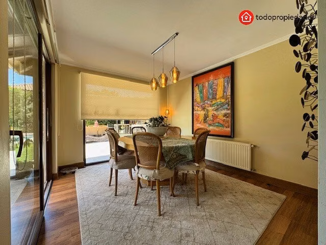 Exclusiva Casa Remodelada en  Condominio Chamisero