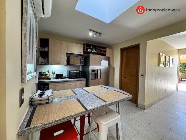 Exclusiva Casa Remodelada en  Condominio Chamisero